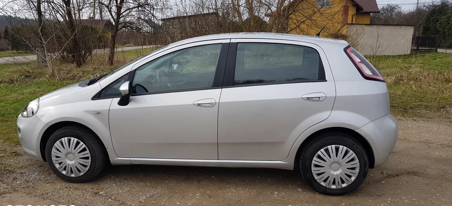 Fiat Punto cena 18700 przebieg: 98000, rok produkcji 2013 z Chrzanów małe 46